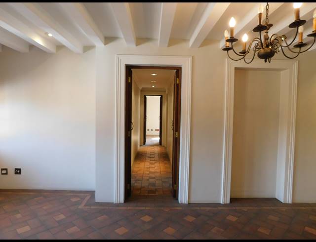 250M² OFFICE TO LET IN PARKTOWN